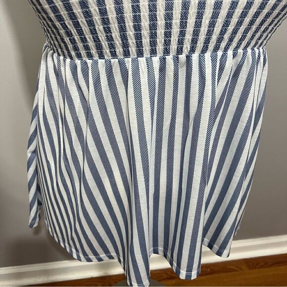 ‎Blue and White Striped High Neck Smocked Top - 00 - Picture 4 of 11